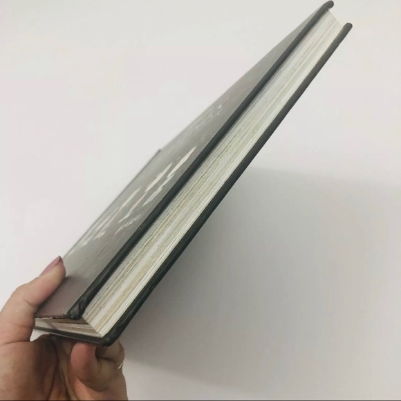 [Peanuts] Holidays Through The Years Book - Picture 4 of 8